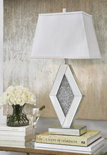 Load image into Gallery viewer, Prunella Table Lamp
