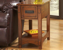 Load image into Gallery viewer, Breegin Chairside End Table
