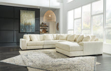 Load image into Gallery viewer, Lindyn Sectional with Chaise
